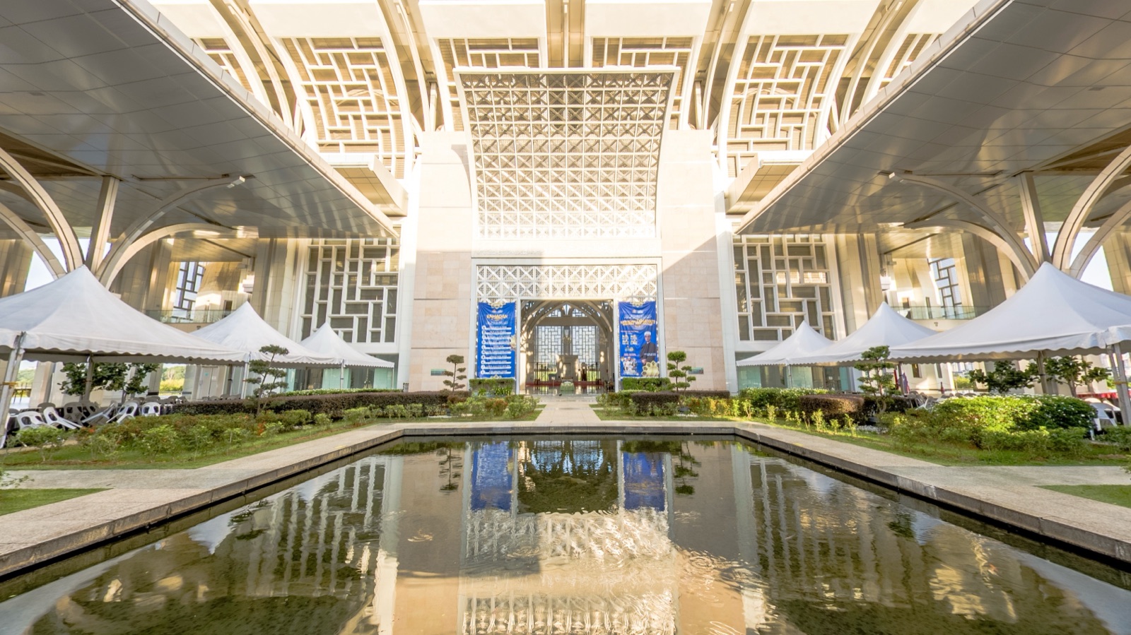Masjid Tuanku Mizan Zainal Abidin 360° tour preview